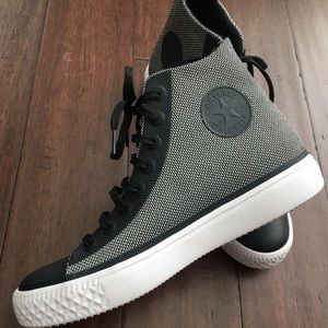 NWOT black/white converse.